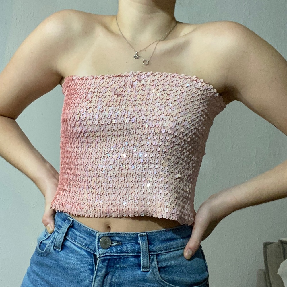 pink crop top